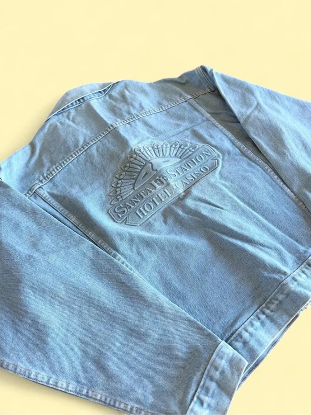 Vintage Santa Fe Station Hotel Casino Light Wash Denim Jacket Made USA Men’s L